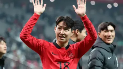 이강인, 대표팀 활약 후 PSG로 복귀 - 금메달과 A매치 데뷔골로 무릎 부상 극복