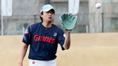 김민석 vs. 정철원, 희비 엇갈린 트레이드... 손호영 사례가 롯데의 희망될까